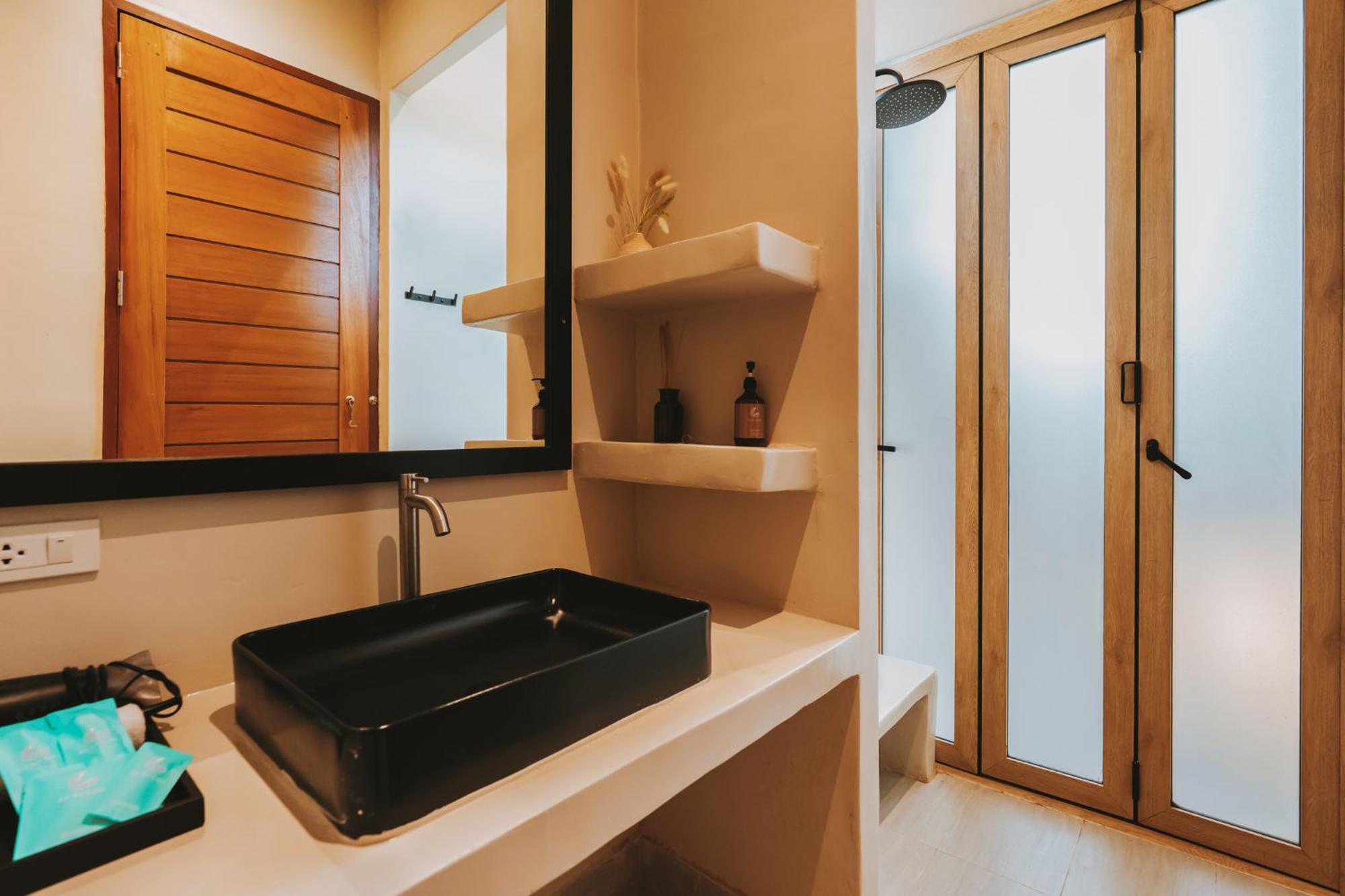 Le La Lake Resort And Spa Kaeng Krachan Quarto foto